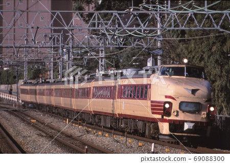 JR West Japan Series 485 Limited Express Thunderbird JR West Japan Series 485 Limited Express Thunderbird 69088300