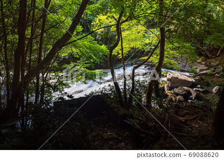 Tateiwa Valley that flows in the refreshing early autumn 69088620