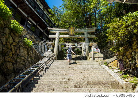 165 steps to the Takedojima approach to the main hall 69090490