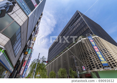 新橋站前的新新橋大廈 新橋站前的新新橋大廈 69091612