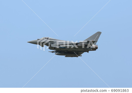 皇家空軍戰鬥機颱風FGR4級飛行 69091863