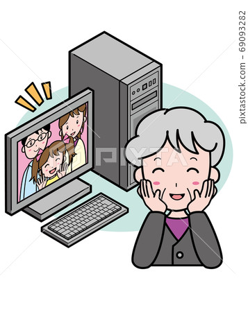 祖母高興地與一個遠離計算機的家庭交談 69093282