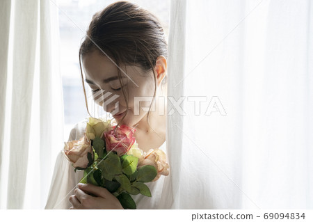 Wedding women Wedding women 69094834
