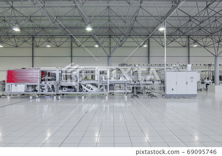 factory for bottling beverages in cans 69095746