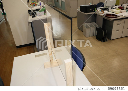 Acrylic partition office 69095861