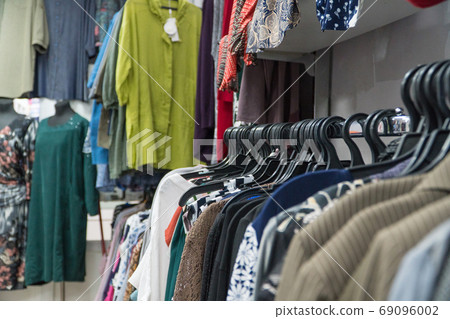 women's clothing store women's clothing store 69096002