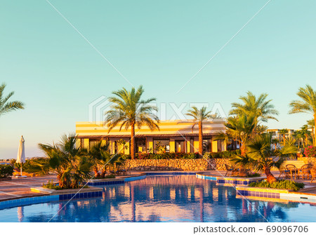 Swimming pool Swimming pool 69096706