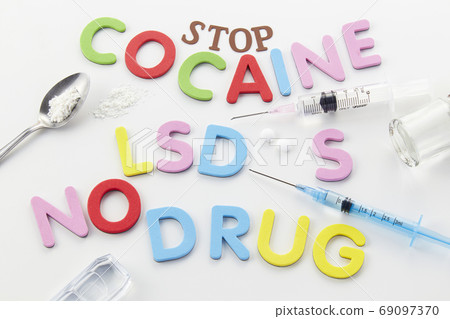 No drugs! No drugs! 69097370