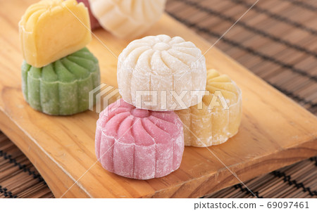 Snow skin moon cake moon cake Mid-Autumn Festival Snow skin moon cake mooncake げっぺい Fifteen Nights 69097461