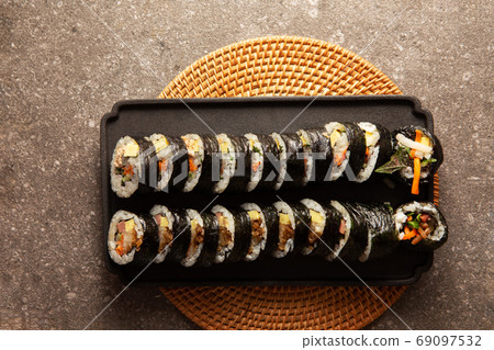 Korean food Kimpa Korean-style seaweed roll Korean food Kimpa Korean-style seaweed roll 69097532