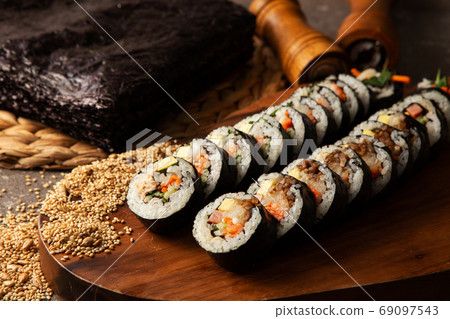 Korean food Kimpa Korean-style seaweed roll Korean food Kimpa Korean-style seaweed roll 69097543