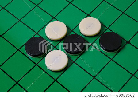 Othello, Amusement, Game, Play, Competitive game, Competitive, Black and white, Circle, Board game 69098568