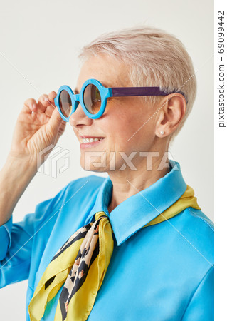 Elegant senior woman 69099442