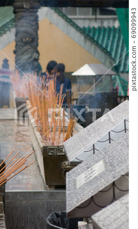 Hong Kong: Huang Daisen 69099943