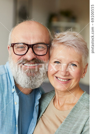 Senior happy family Senior happy family 69100555