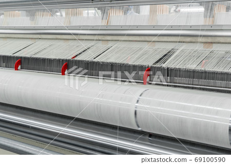 modern automatic spinning machine 69100590