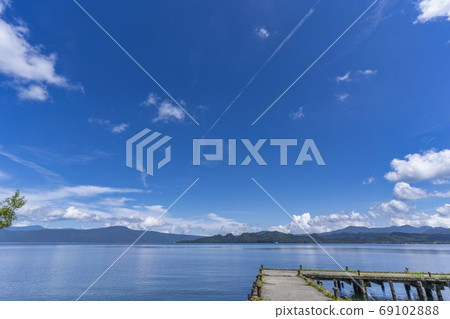 Lake Towada and blue sky in summer Towada City, Aomori Prefecture Lake Towada and blue sky in summer Towada City, Aomori Prefecture 69102888