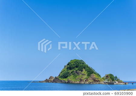 山形縣夏季由良海岸和白山島鶴岡市 69103900
