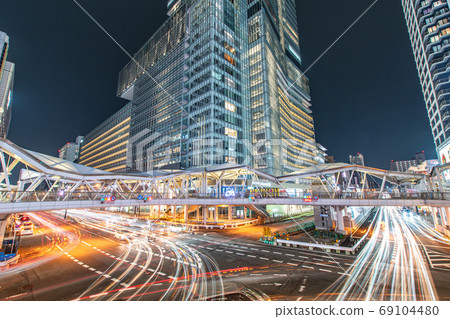 阿倍野Harukas前面的十字路口的夜景 69104480