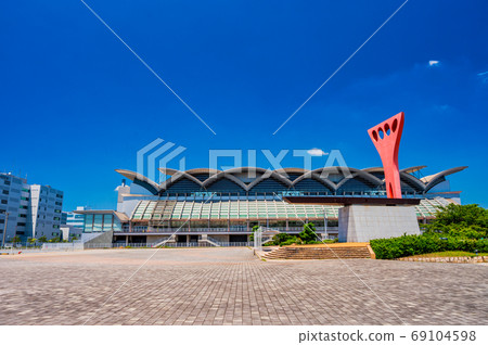夏天的藍天和博多港海洋展覽館福岡的景色[福岡市] 69104598