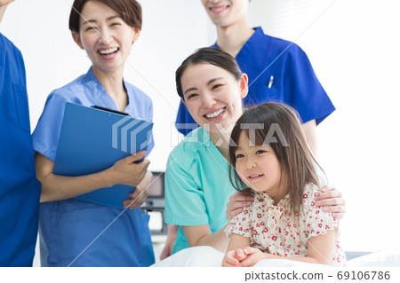 兒童和醫護人員 兒童和醫護人員 69106786