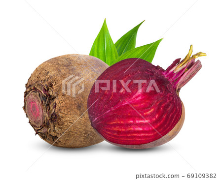 beetroot vegetables with leaf isolated on white 69109382
