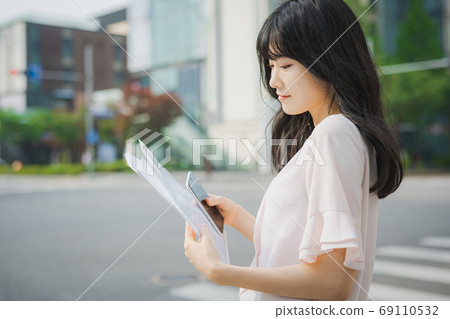 Career Woman Business Office Worker 69110532