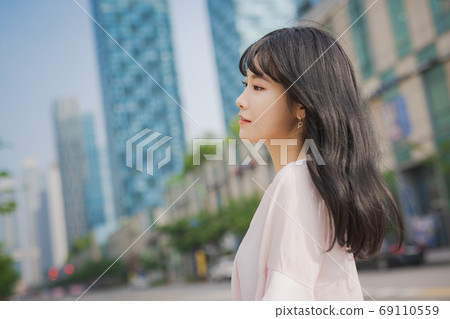 Career Woman Business Office Worker Career Woman Business Office Worker 69110559