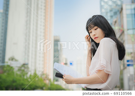 Career Woman Business Office Worker Career Woman Business Office Worker 69110566