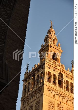 吉拉達塔和塞維利亞大教堂 吉拉達塔和塞維利亞大教堂 69111547