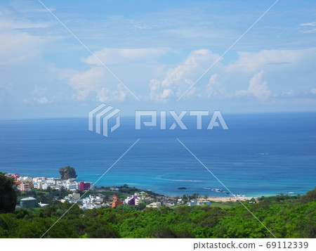 Aerial view of the Chuanfan Rock of Kenting National Park 69112339