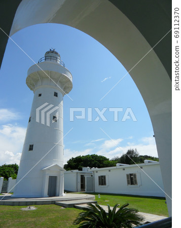 Sunny view of the Eluanbi Lighthouse in Kenting National Park Sunny view of the Eluanbi Lighthouse in Kenting National Park 69112370