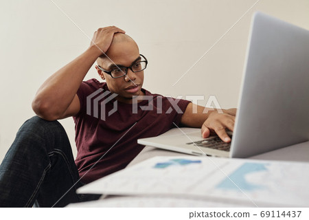 Analyzing financial report Analyzing financial report 69114437