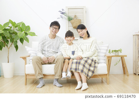 家庭的微笑 69118470