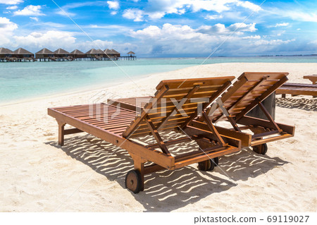 Wooden sunbed in the Maldives 69119027