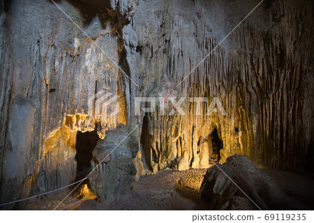 Cave in Halong bay, Vietnam Cave in Halong bay, Vietnam 69119235