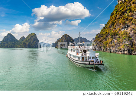 Halong bay, Vietnam 69119242