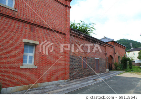 Ozu's Ozu Red Brick House Ozu's Ozu Red Brick House 69119645