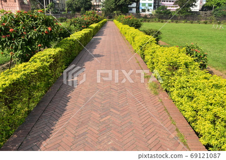 Dhaka, Bangladesh Lalberg Fort, an unfinished castle ruin Beautiful gardens and mausoleum Dhaka, Bangladesh Lalberg Fort, an unfinished castle ruin Beautiful gardens and mausoleum 69121087