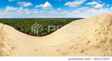 Dune of Pilat, Arcachon Bay,  France 69123264