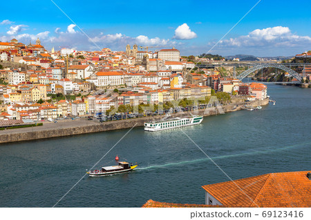 Dom Luis Bridge in Porto Dom Luis Bridge in Porto 69123416