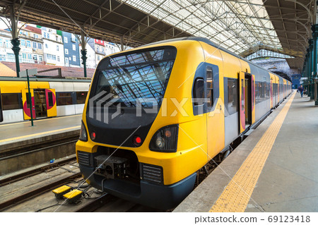 Sao Bento railway station in Porto, Portugal Sao Bento railway station in Porto, Portugal 69123418