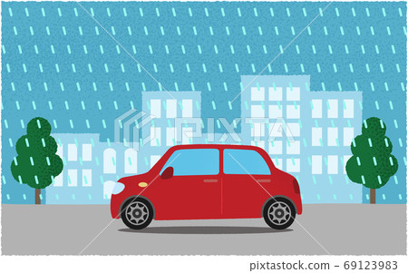 在大雨中的城市道路上行駛的一輛紅色汽車的矢量圖 69123983