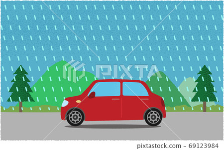 一輛紅色的汽車，在大雨中沿著山路旅行的矢量圖 69123984