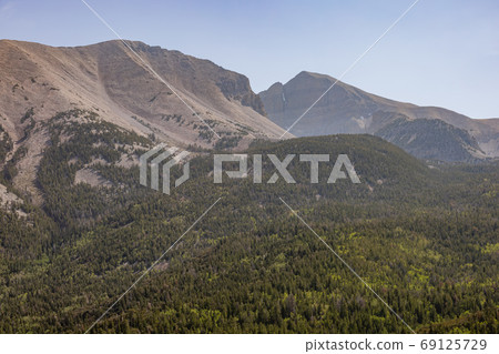 Sunny view of the beautiful Wheeler Peak from the Mather Point Sunny view of the beautiful Wheeler Peak from the Mather Point 69125729