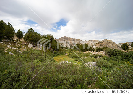 Morning view of the beautiful landscape around the Favre Lake tr Morning view of the beautiful landscape around the Favre Lake tr 69126022
