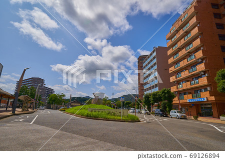神奈川縣秦野市鶴卷溫泉站北口向西 神奈川縣秦野市鶴卷溫泉站北口向西 69126894