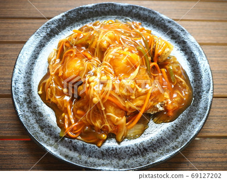 Enoki and cod vinegar sauce 69127202