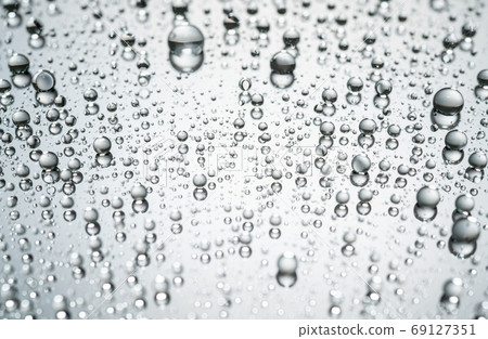 Water droplets 69127351