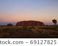 Uluru 69127825